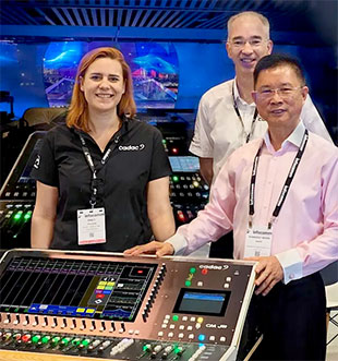  Cadac Head of R&D Emily Watson, Director of Marketing & Business Operations, James Godbehear and Soundking Group President Xianggui Wang