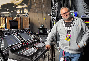 The BossHoss monitor engineer Manuel Knigge