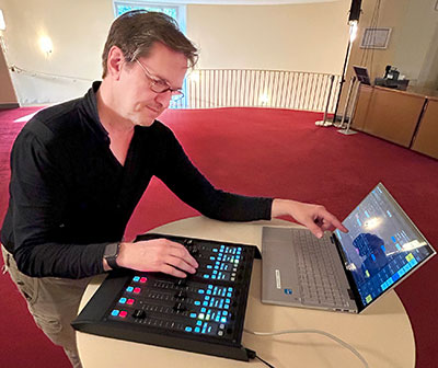 Thomas Gabbert operating the Oper Duesseldorf's new Lawo crystal console