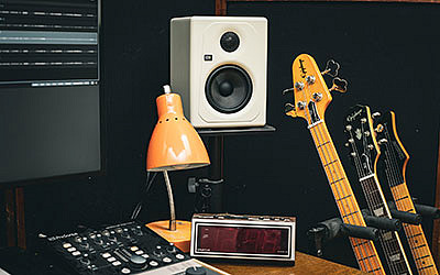KRK Kreate 5 Latte KRK Kreate 5 Studio Monitor